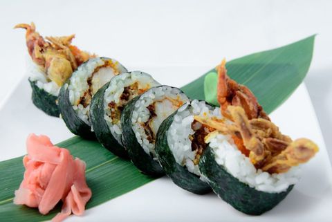 spider roll sushi
