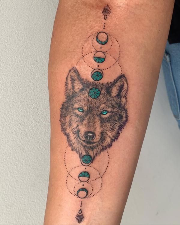 wolf & moon tattoo