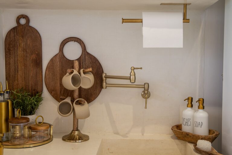 How To Accessorize A Kitchen: Practical Ideas That Look Good And Work Hard