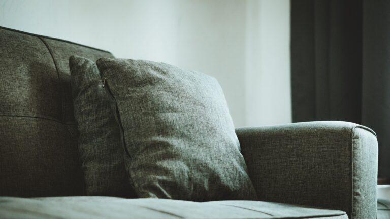 Cushion Covers: How To Choose Colours, Fabrics And Sizes
